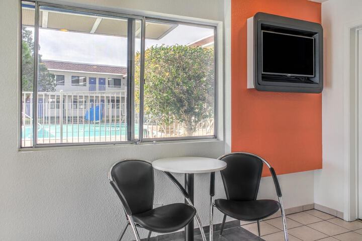 Motel 6 Mojave CA