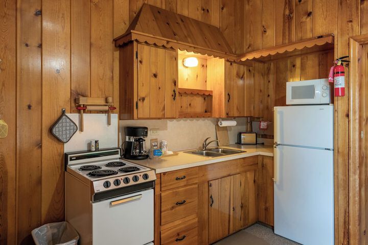 El Western Cabins & Lodges