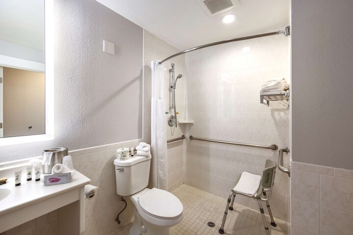 Red Lion Inn & Suites Grants Pass