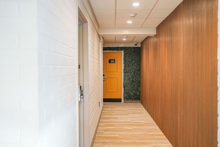 Ballroom/Hall 37 of 44