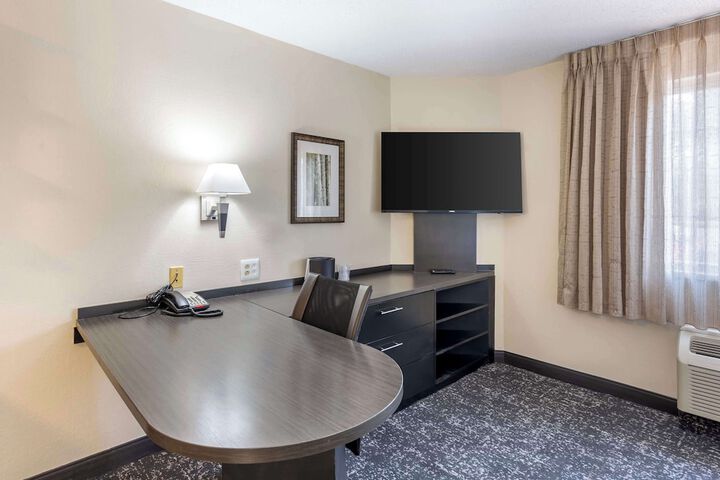 Room 17 of 25