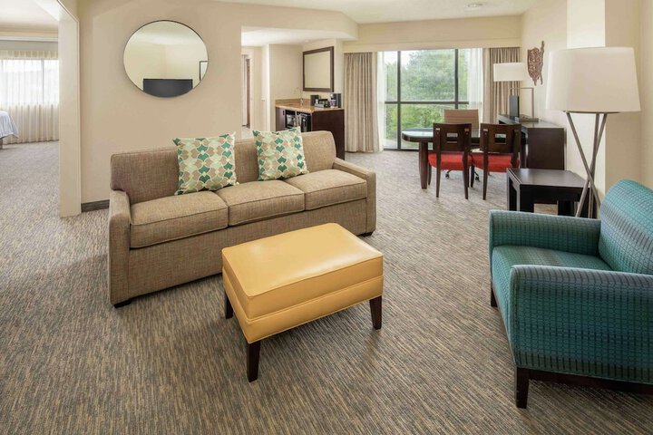 Embassy Suites by Hilton Seattle Tacoma International Airport