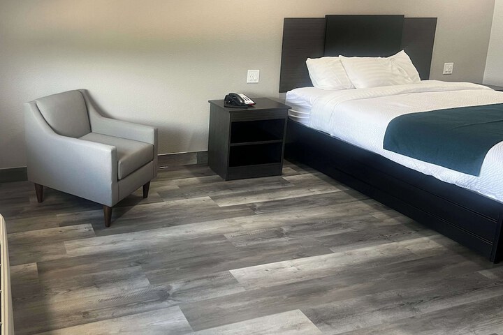Room 30 of 36