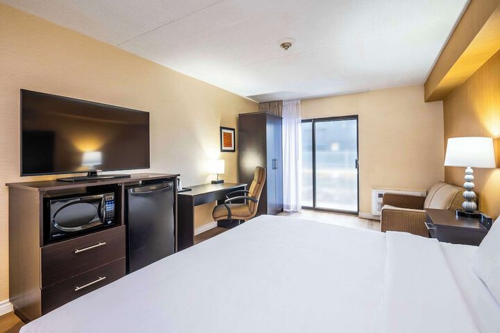 Room 12 of 46