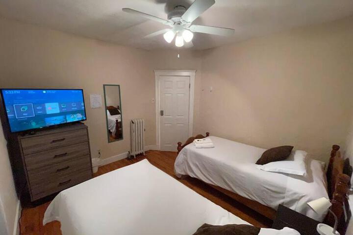 Cozy Large House close to TUFTS / Harvard/MIT 4BR
