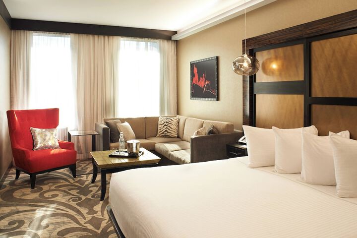 Metropolitan at the 9 Autograph Collection