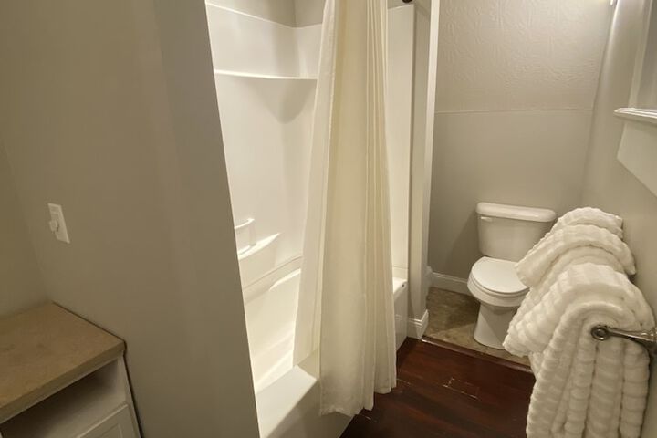 Room 13 of 34