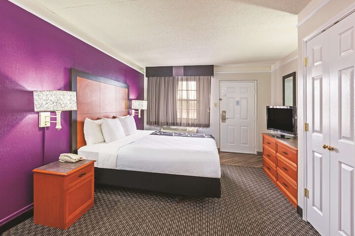 Room 43 of 66
