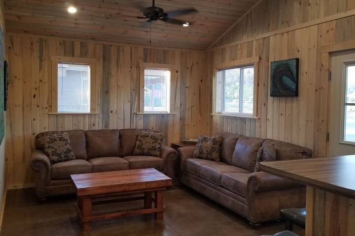 Bluff Gardens Cabins