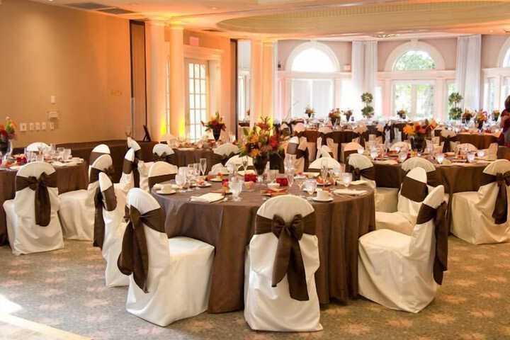 Ballroom/Hall 38 of 47