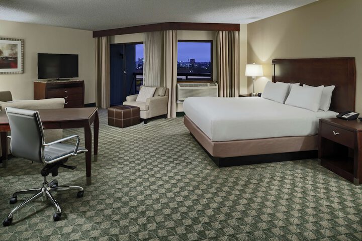 Room 13 of 38