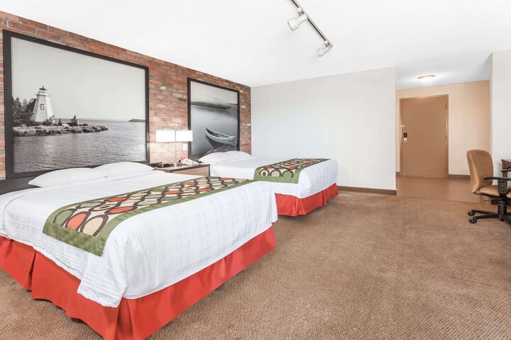 Room 10 of 20