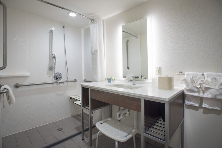 Holiday Inn Pensacola - University Area by IHG