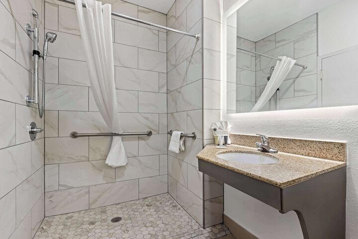 Country Inn & Suites by Radisson Savannah I-95 North, GA