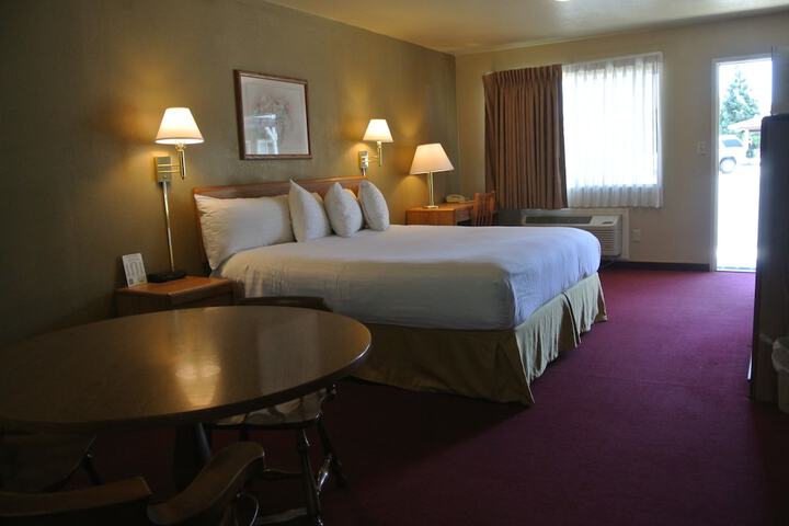 Vino Inn & Suites