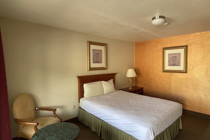 Room 15 of 66