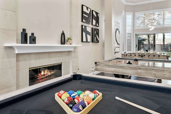 Luxury Pool Home w Theater Games & Mountain View