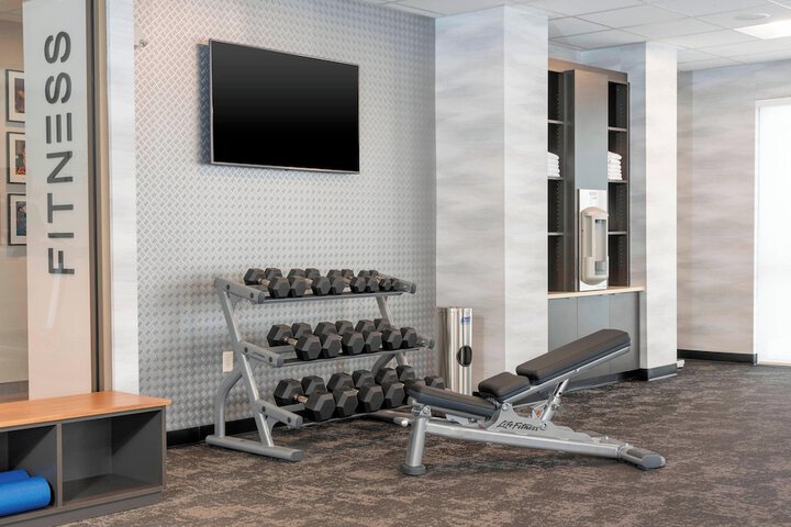 Fairfield Inn & Suites by Marriott Fair Oaks Farms
