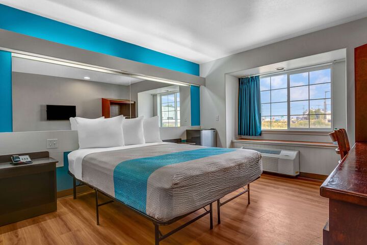 Room 20 of 38