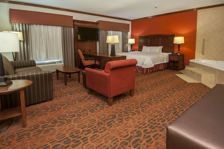 Room 27 of 40