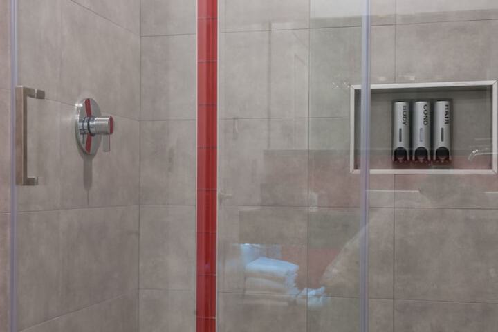 Room 9 of 20
