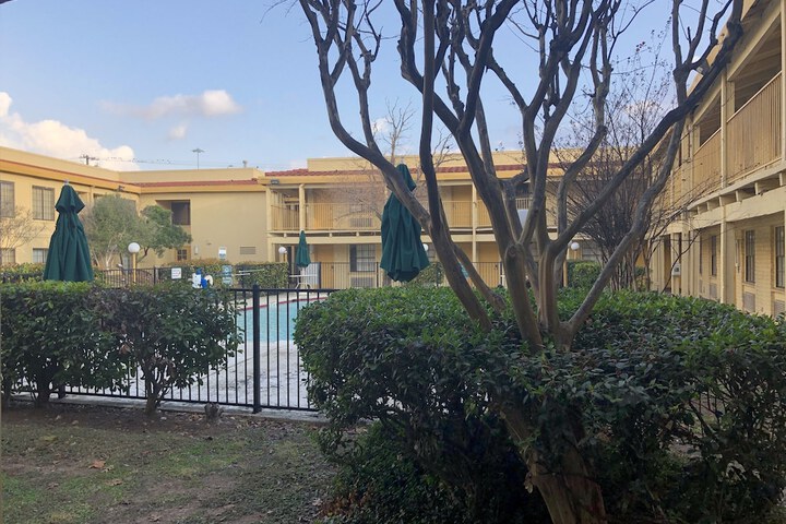 Hotel Exterior 58 of 59