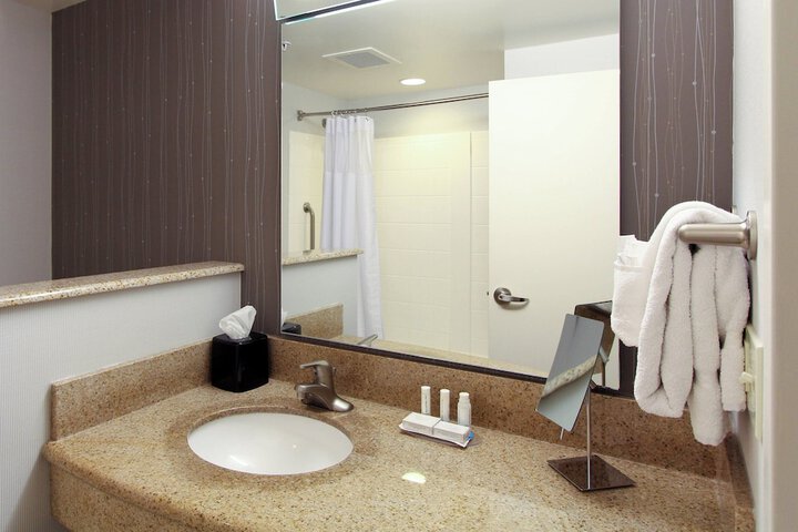 Courtyard by Marriott Salina