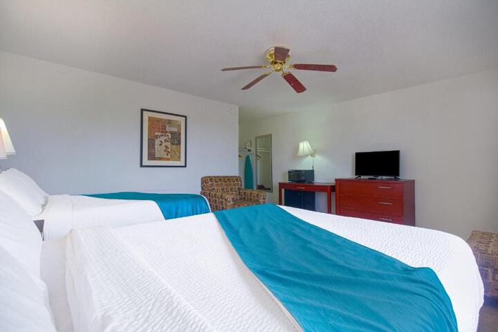 American Best Inn by OYO I-35 Perry near Lake McMurtry