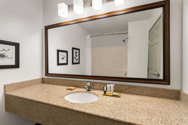 Room 12 of 17