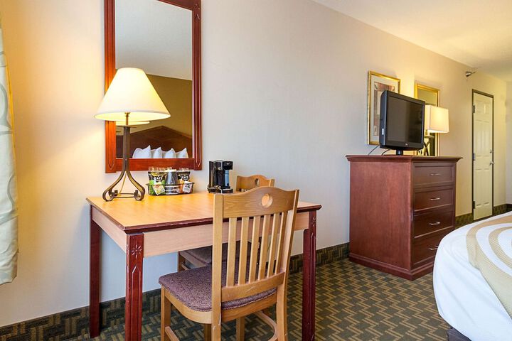 Room 32 of 45
