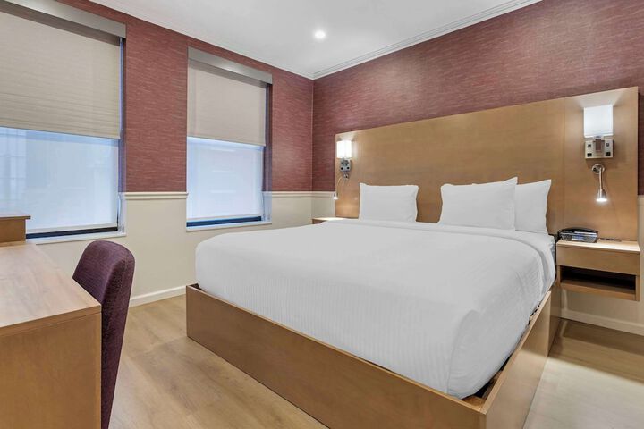 Room 48 of 84