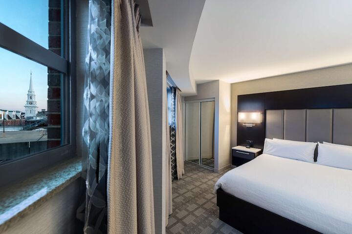 Room 15 of 48