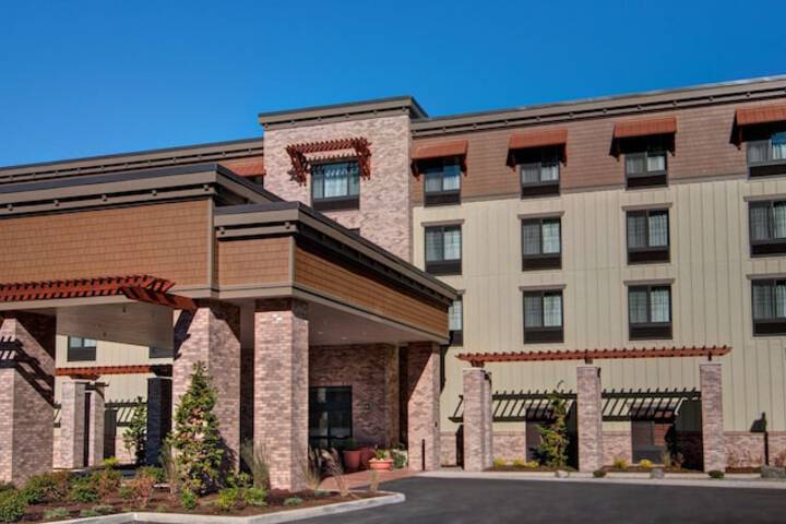 Hotel 3 of 80