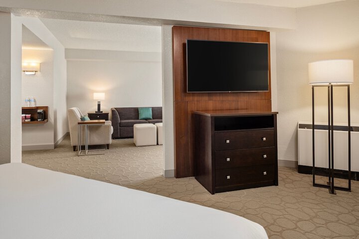 Delta Hotels by Marriott Minneapolis Northeast