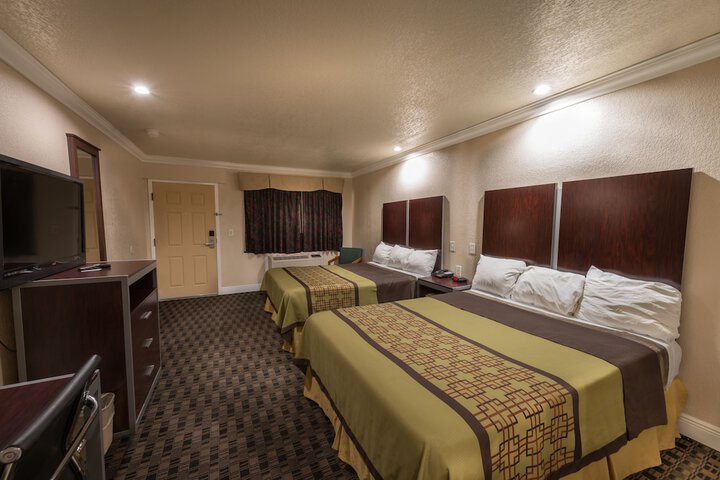 Room 15 of 25