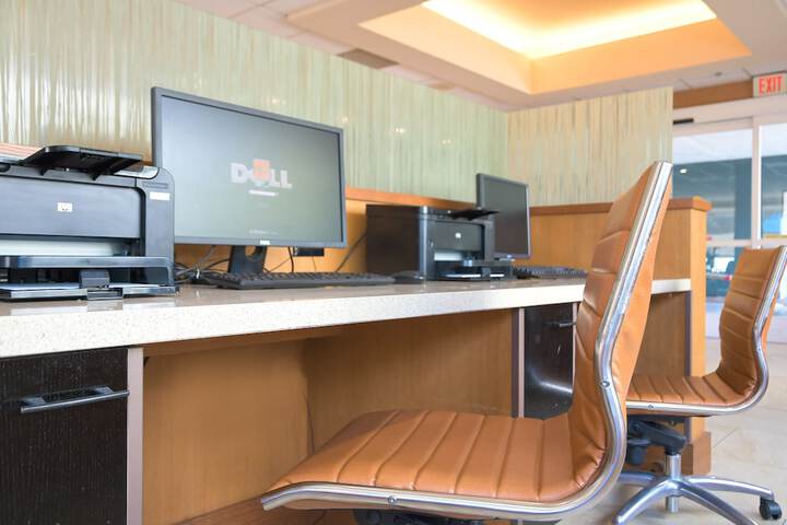 Business Center 36 of 37