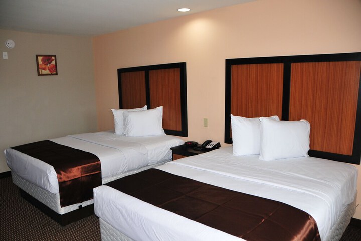 Paradise Inn & Suites