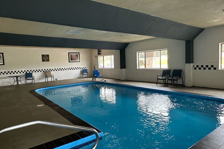 Pool 11 of 65