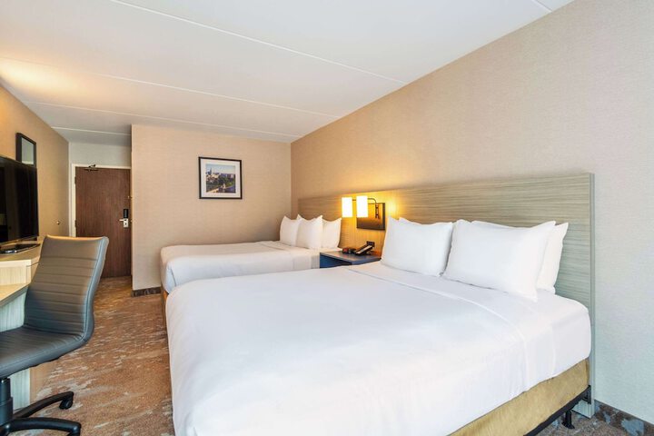 Room 54 of 70