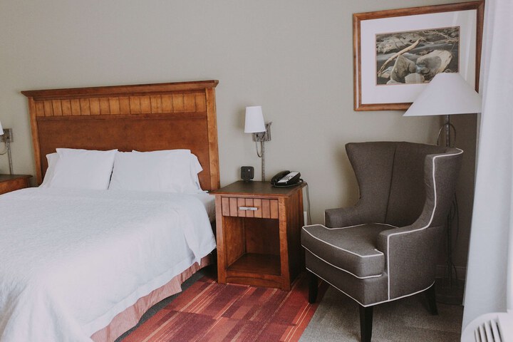 Room 16 of 38