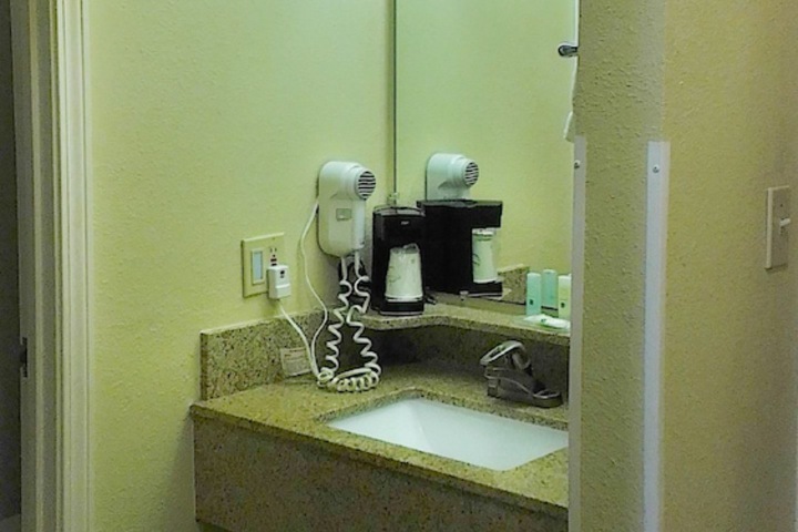 Room 40 of 82