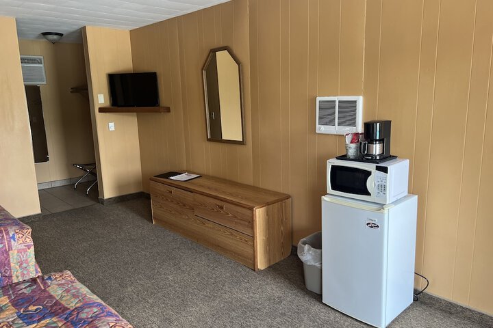 Room 311 of 443
