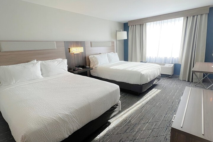 Room 40 of 65