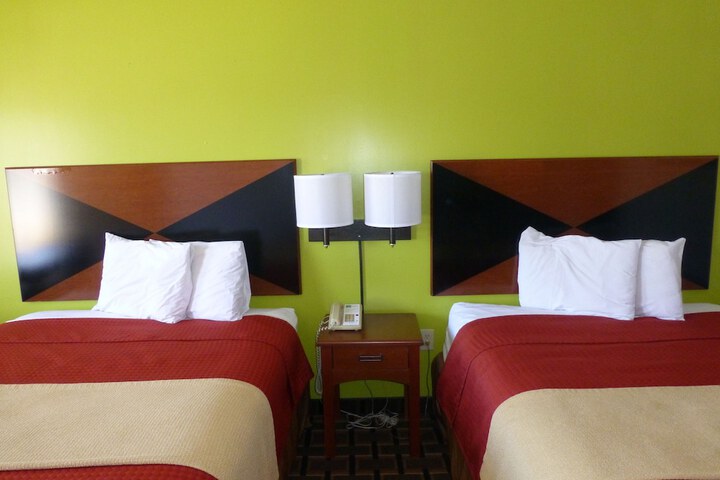 Room 14 of 35