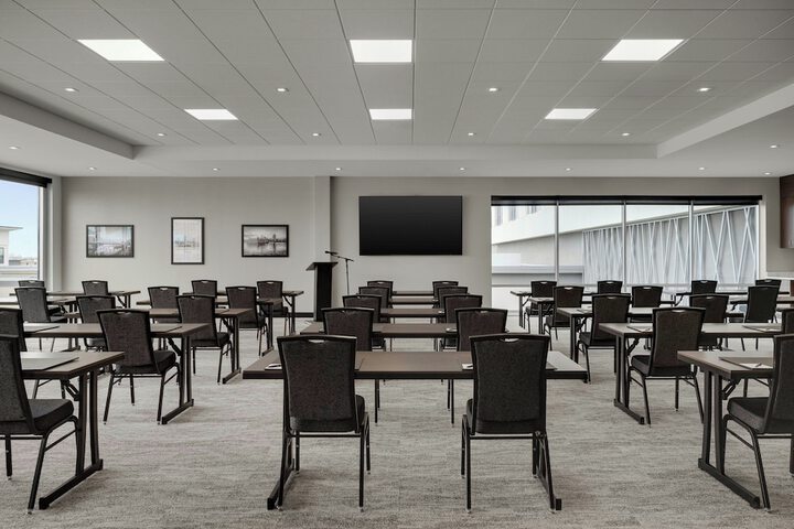 AC Hotel by Marriott Cincinnati at Liberty Center