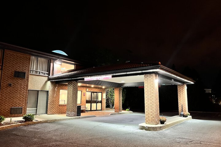 Hotel 6 of 71