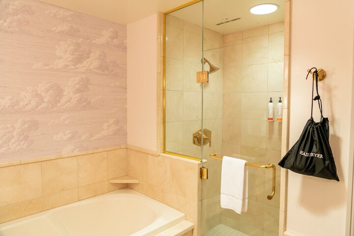 The Carlton Hotel Atascadero – Paso Robles, a Tribute Portfolio Hotel