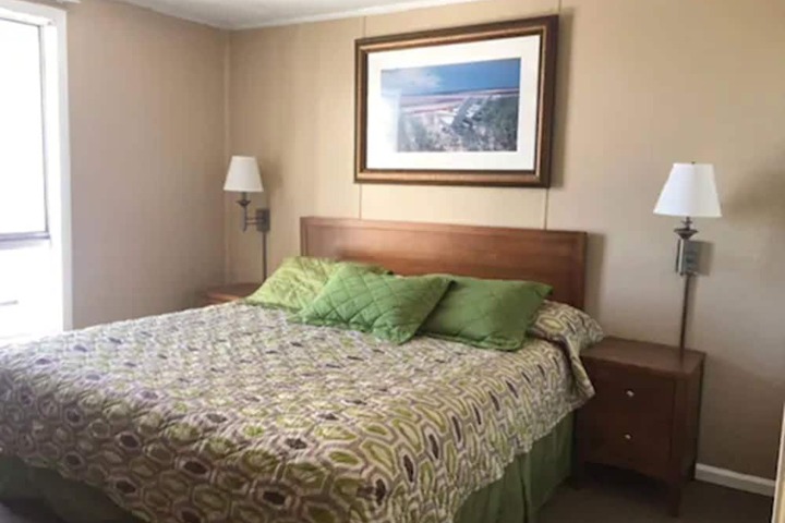 Room 16 of 37