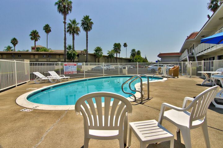 Pool 5 of 29