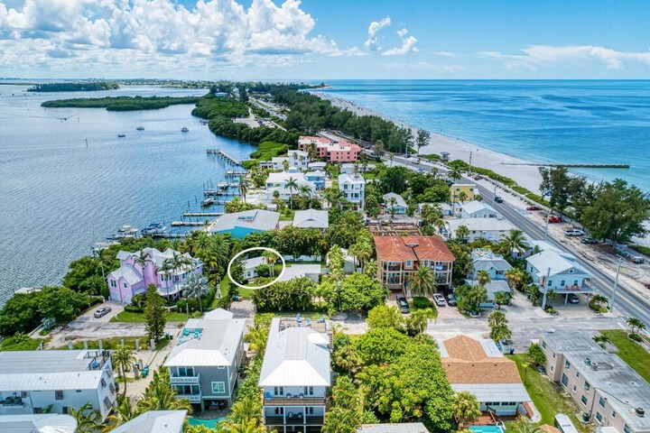 AMI Lighthouse Cottage-one Minute Walk To The Beach-keyless Locks